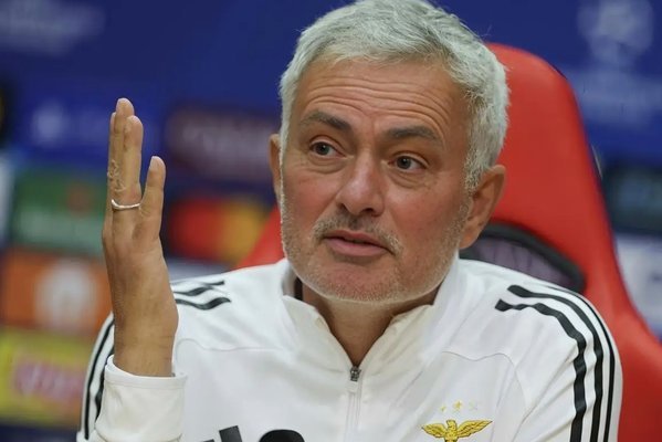 穆里尼奥主动示好皇马 未被列为候选人