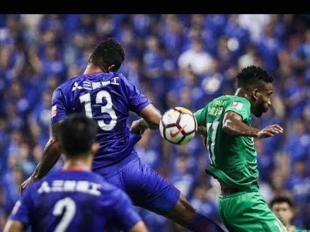 申花半场0-0蓉城，少打一人难破门