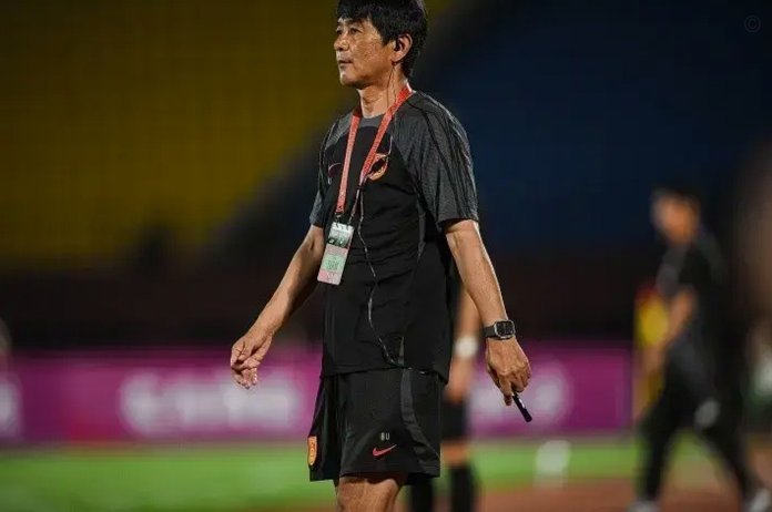 U-16最难得的是教练和球员全员在线！目测教练比安东尼奥强！