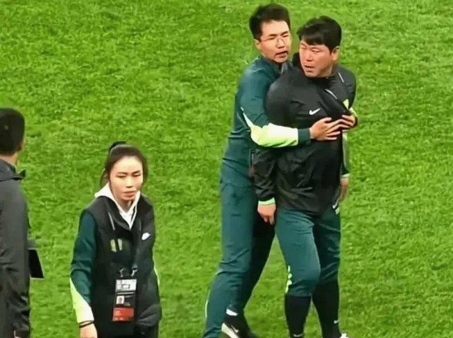 中足联官方：西海岸U20教练陆天洋因进场辱骂裁判被禁赛7场