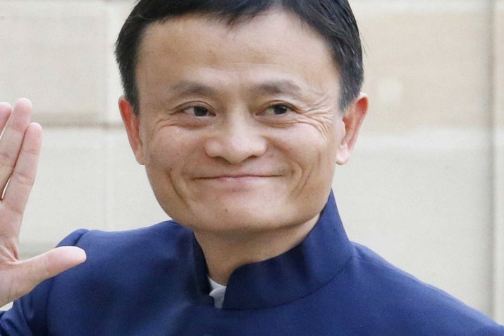 马卡：穆里尼奥一大安排，让阿诺德与邓弗里斯暂未开启竞争