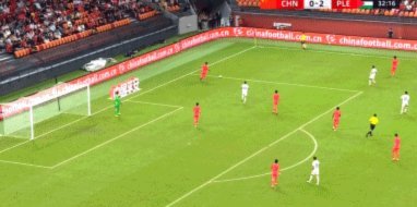 国足0-5负巴勒斯坦遭遇惨败，现场球迷直言失望