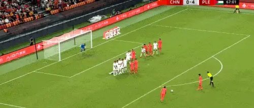 0-5输巴勒斯坦，有国足球迷气炸&直接指着场内大骂